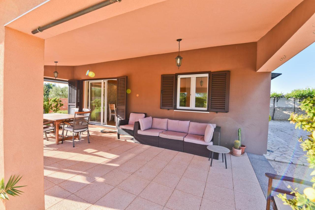 Holiday Home Taras Smilcic Εξωτερικό φωτογραφία