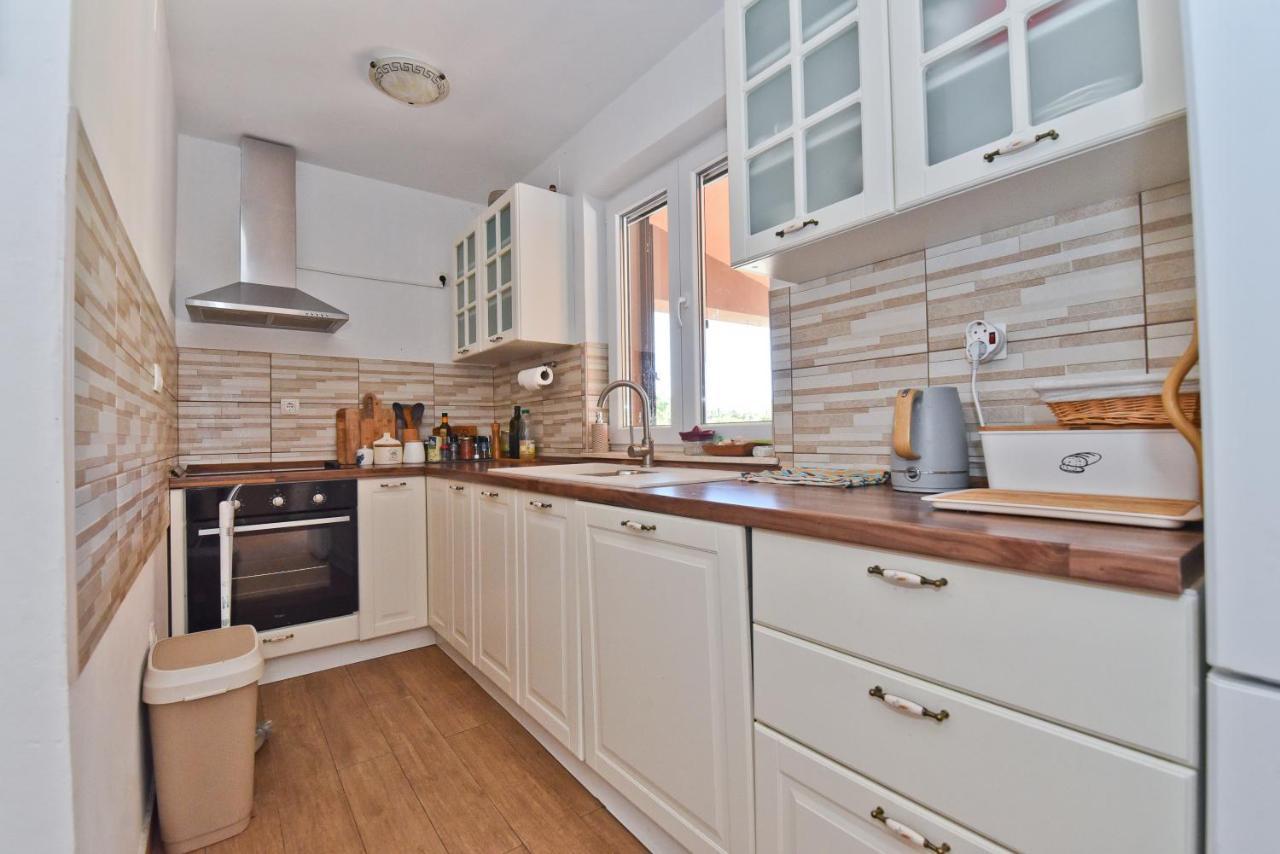 Holiday Home Taras Smilcic Εξωτερικό φωτογραφία